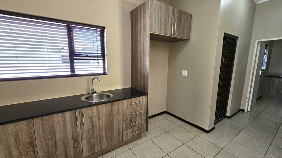 To Let 3 Bedroom Property for Rent in Melodie North West